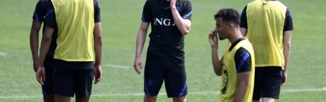 九游体育-德容：已和德佩聊过巴萨，欧洲杯夺冠？不是不可能