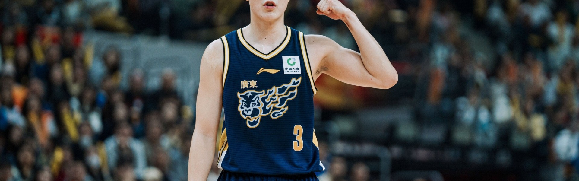 九游体育官网下载-媒体人：今天要给胡明轩足够的尊重 末节&amp;加时赛拖着伤腿帮助球队