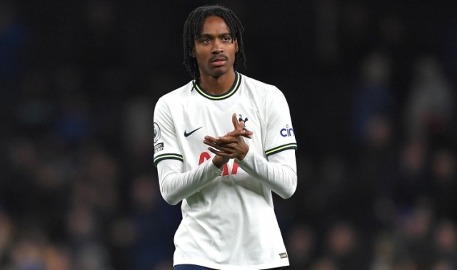 完成首秀！斯宾塞是首位公开信奉穆斯林的英格兰球员