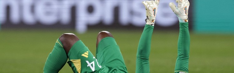 记者：预计从现在开始到转会窗口关闭，奥纳纳不会离开曼联