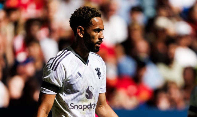 记者：库尼亚接受私人理疗师治疗，希望本月复出