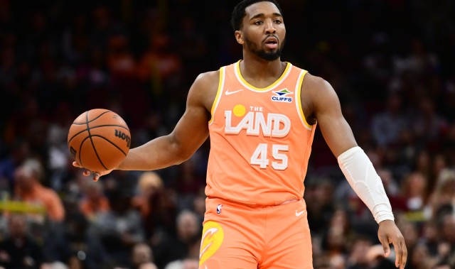 九游网-里程悲！米切尔24中10空砍26分11助攻 生涯总得分破15000分大关